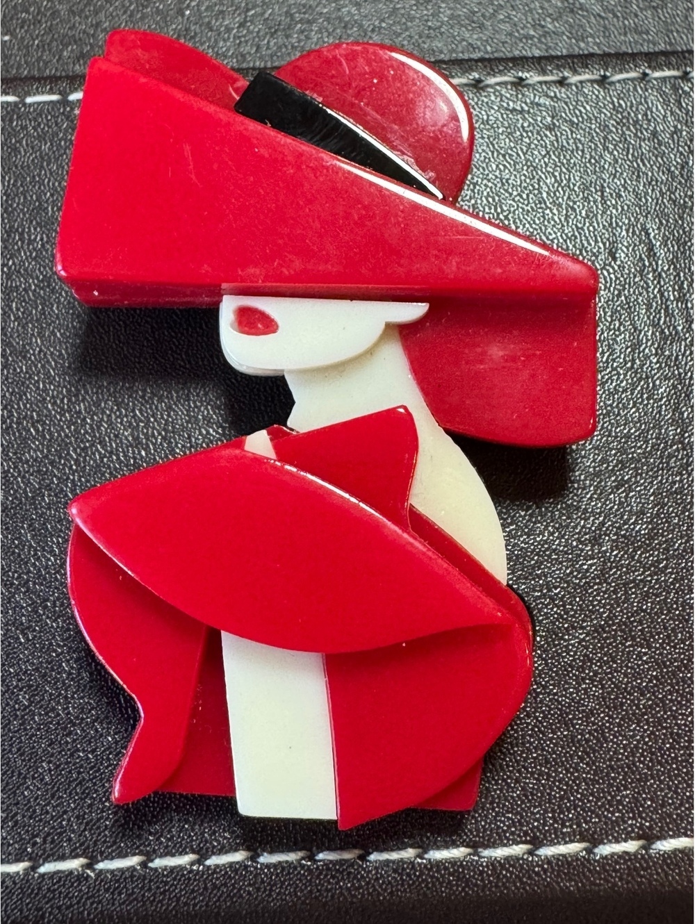 Modern Woman In Red Acrylic Brooch 🦩